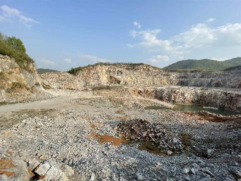 安徽省元进来龙矿业有限公司棉花型矿区白水泥用石灰岩矿矿山地质环境治理工程产生的剩余土石料转让公告