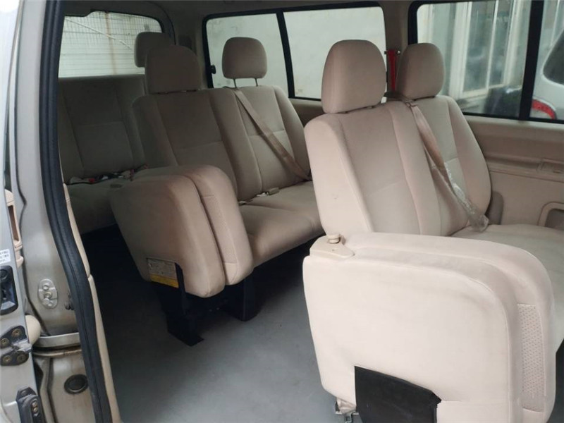 标的4：（苏D50131）金杯2.7L中型普通客车拍卖公告