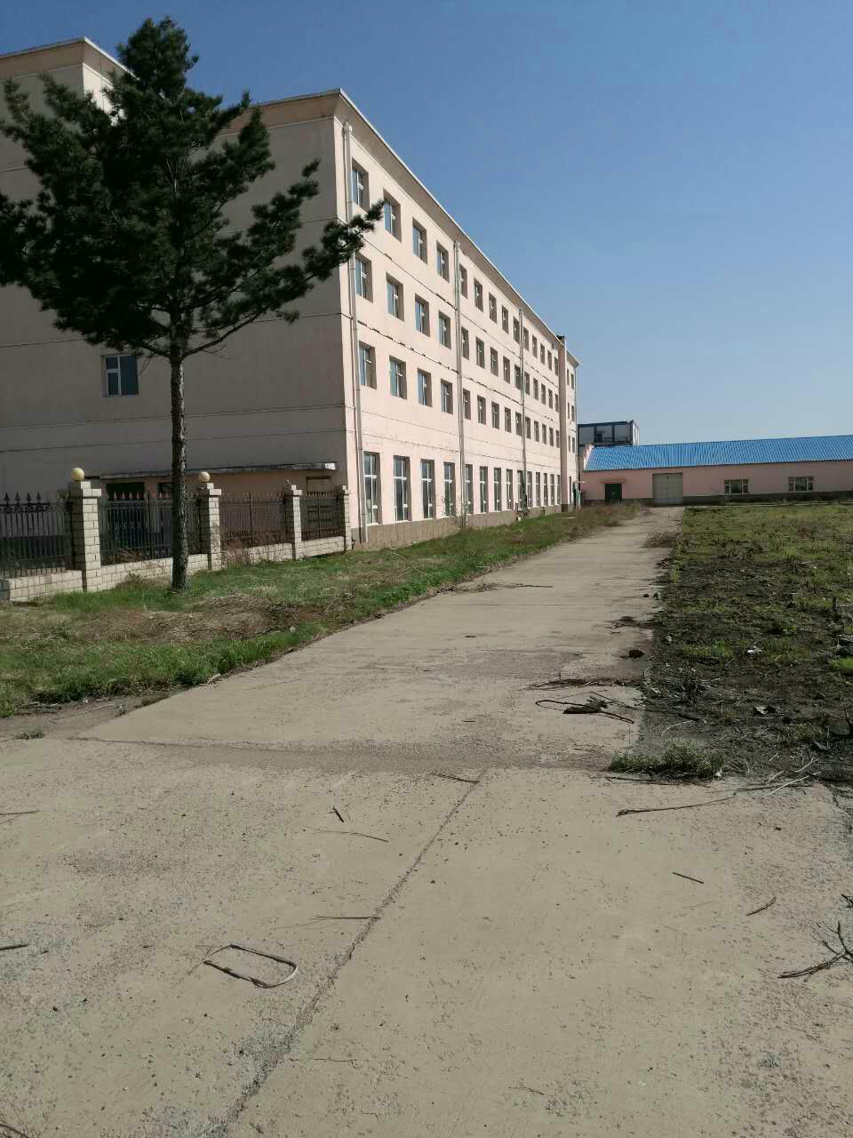 吉林省永吉经济开发区上海街008号地面附着房屋建（构）筑物、管道及沟槽、机器设备、对应土地使用权（整体转让）项目交易公告