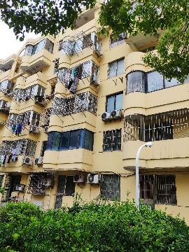 南通市中央路46号202室住宅用房交易公告