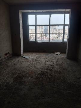 乌兰察布市察哈尔右翼中旗中景豪庭商住小区2B号楼3单元7楼东户房产转让交易公告
