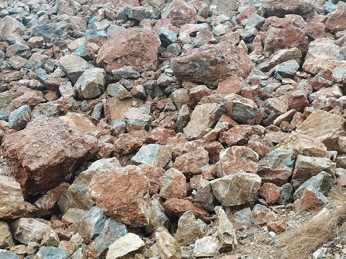 无为县恒鑫石料有限责任公司建筑用石灰岩矿地质环境治理工程产生的土石方转让公告