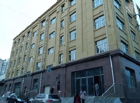 鹤岗市向阳区振兴广场综合楼商服103室房地产交易公告