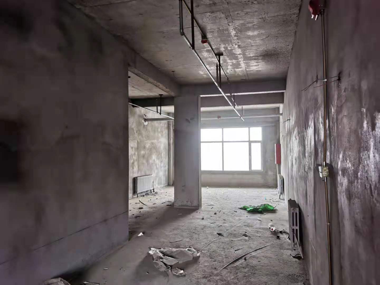 锡林浩特市华新小区10号楼1楼商铺由东往西第5间房产招租（年租金19000元，租期3年）交易公告