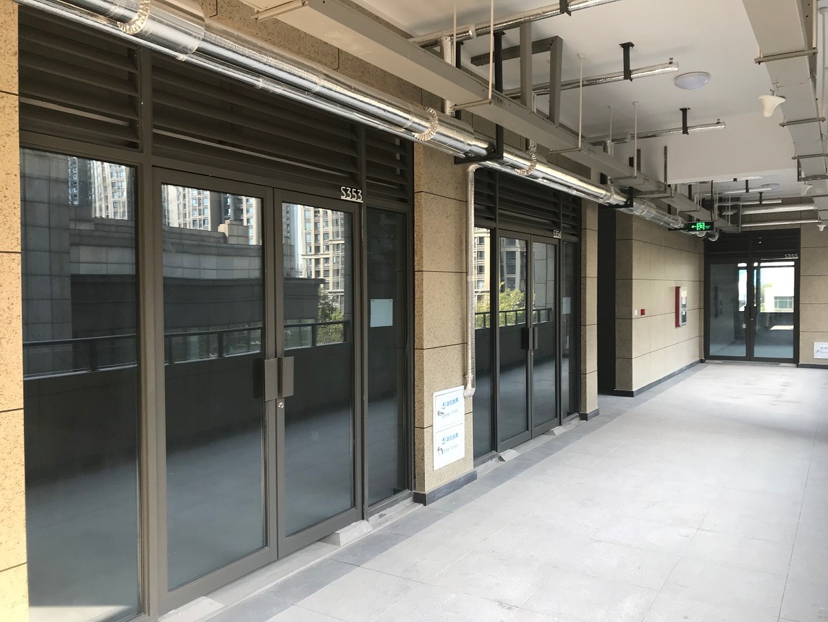 芜湖市弋江区金域蓝湾天街S-02#楼13间商业房产转让公告