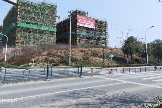 上溪镇苦竹塘村金塘路与潮涌路路口场地招租