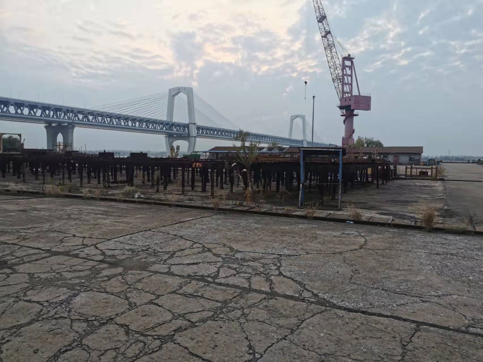 芜湖江东船厂建筑物、生产辅助设施、不可移动设备拆除残值转让公告