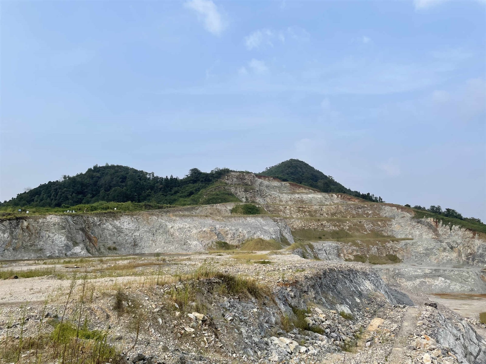 池州金桥投资集团有限公司矿山地质环境治理过程中产生的石料转让公告
