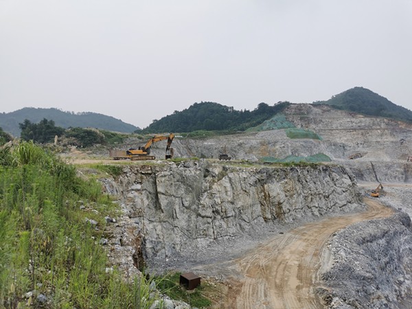 池州市罗峰矿业有限公司矿区内8.29万吨建筑石料用灰岩矿石资源转让公告