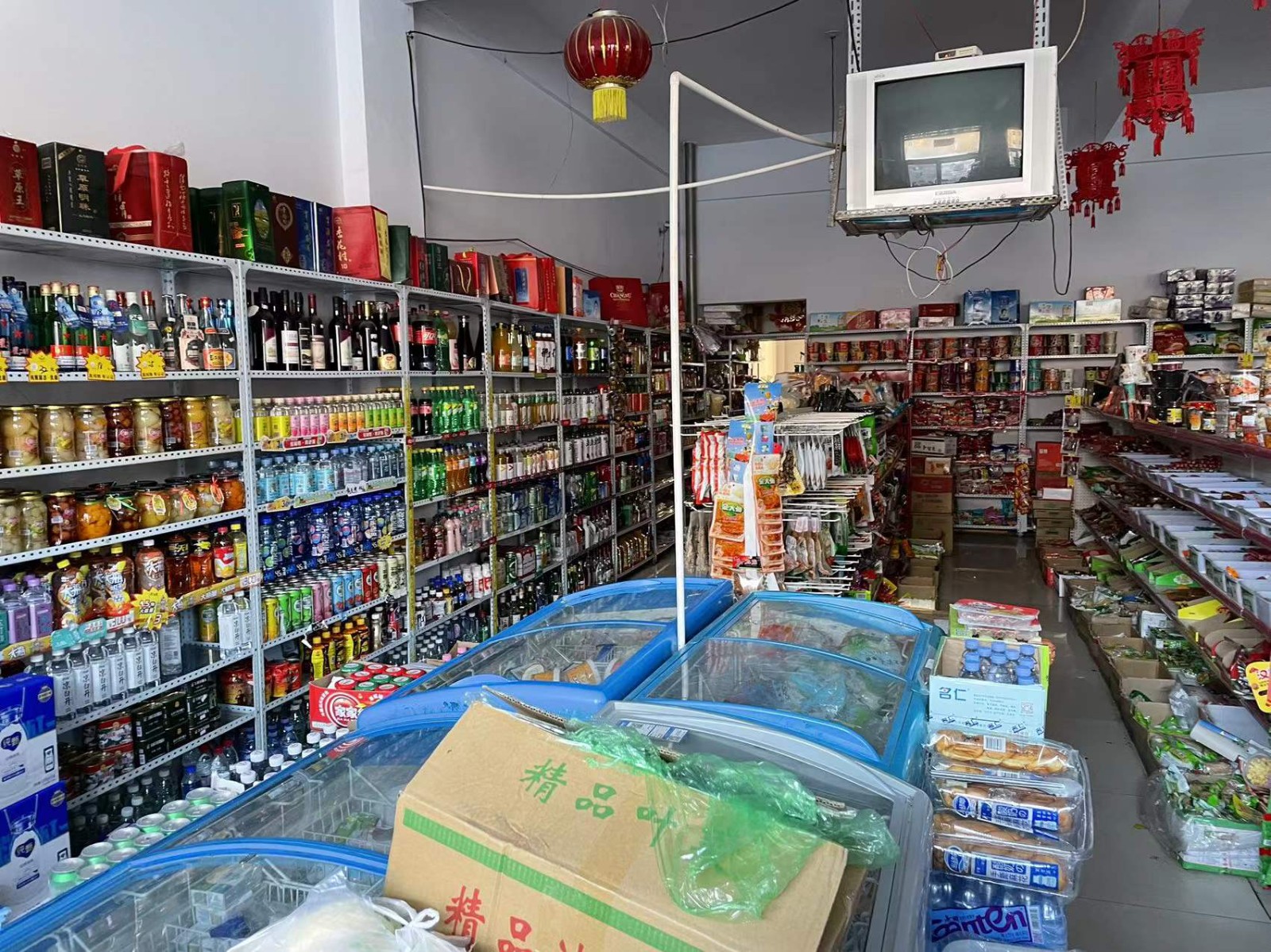 锡林浩特市胜利嘉园小区东四号商铺对外招租（年租金底价34000元，租期3年）交易公告
