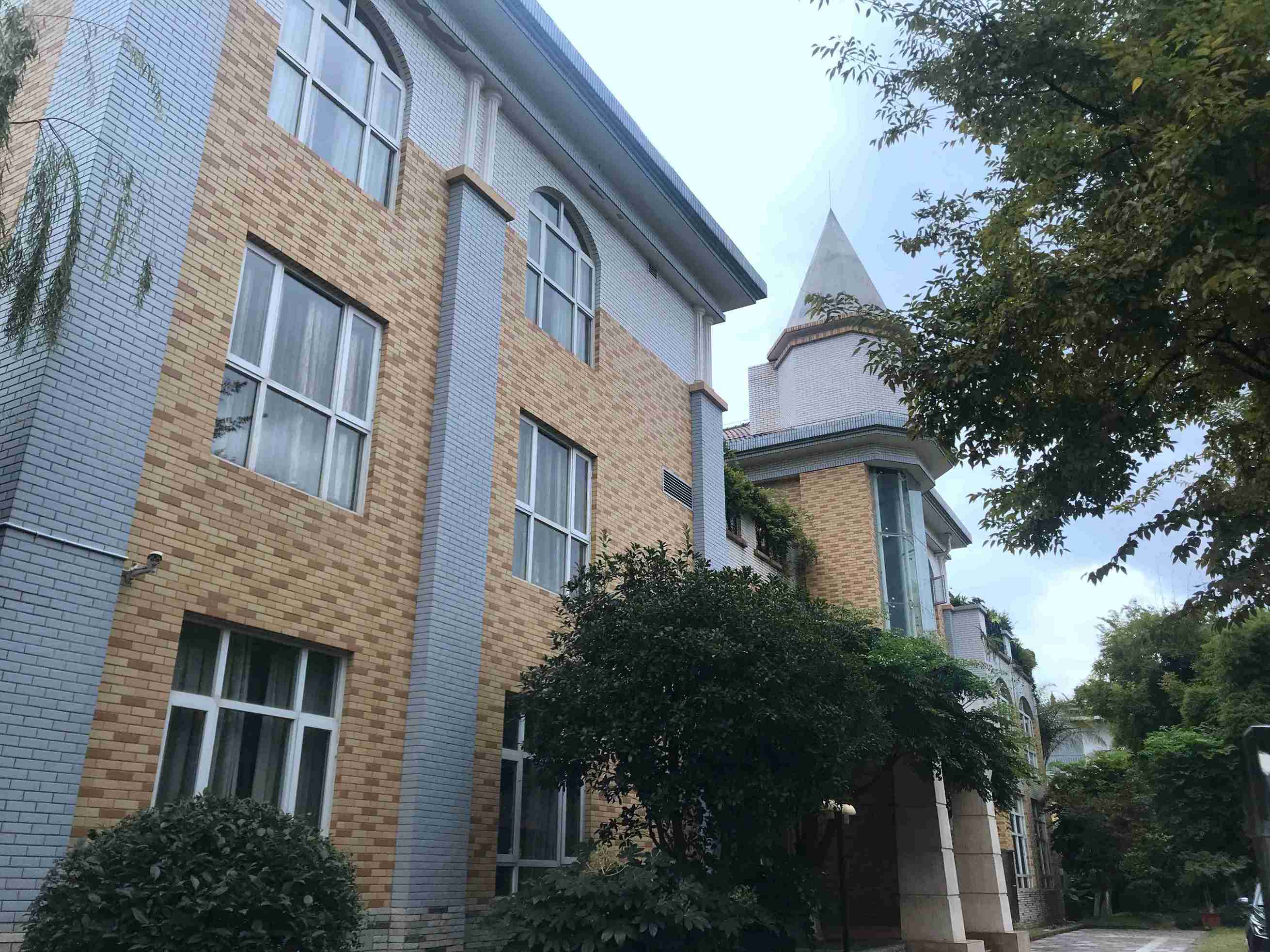 昆明市世纪城春城佳墅小区23#房屋交易项目