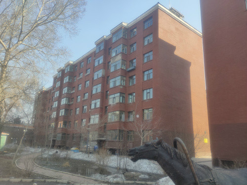 牙克石市新工办事处天悦城小区D19号楼2-602和地下车库B-109 转让（大雁矿业）交易公告