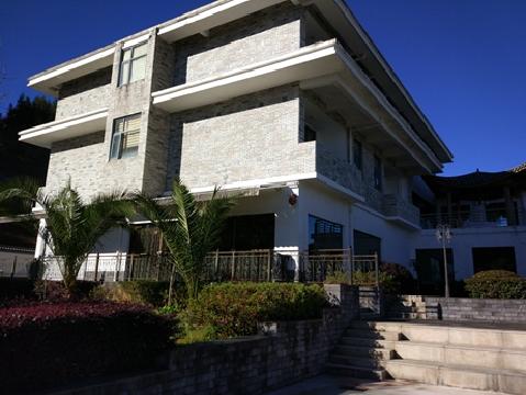 云南省腾冲县腾越镇国际高尔夫旅游度假村观景西路藤贤苑32号楼住宅交易公告