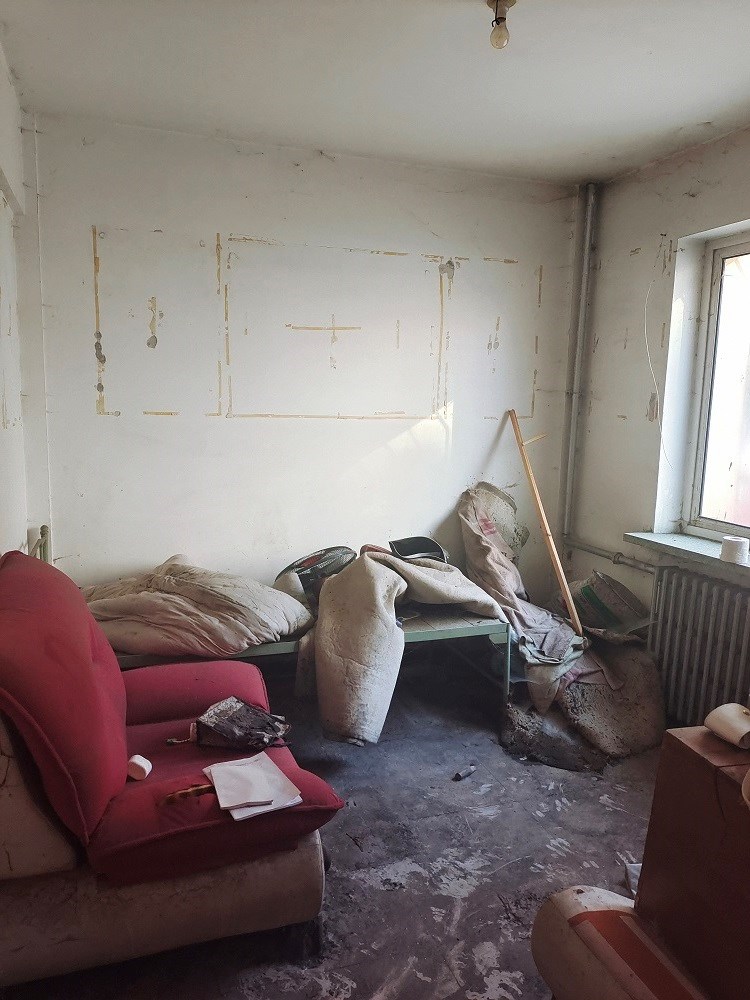 包头市高新区阿尔丁大街2号街坊阳光小区22-4号住宅转让交易公告