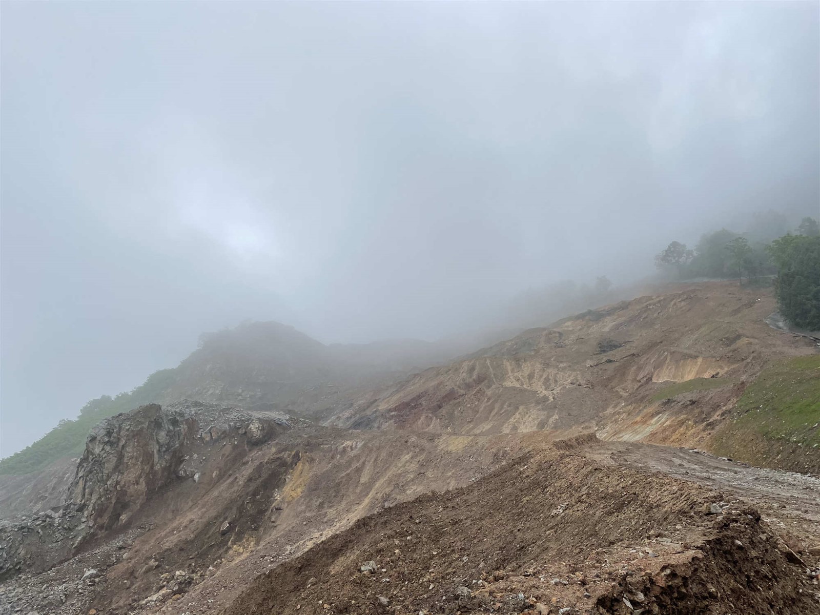 池州润达矿业有限公司牛栏冲石灰石矿地质灾害治理矿界外未有偿化砂石土资源转让公告