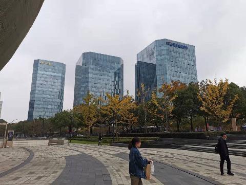浙江省杭州市拱墅区绿地中央商务广场B区90、91、93号车位使用权转让项目交易公告