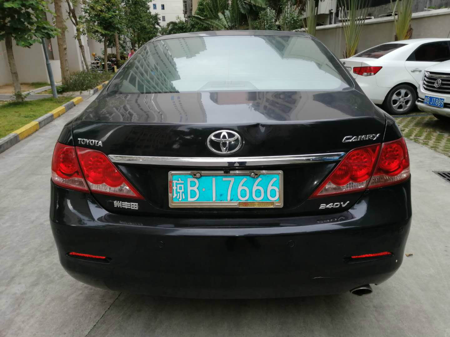 琼b17666小型轿车挂牌转让公告