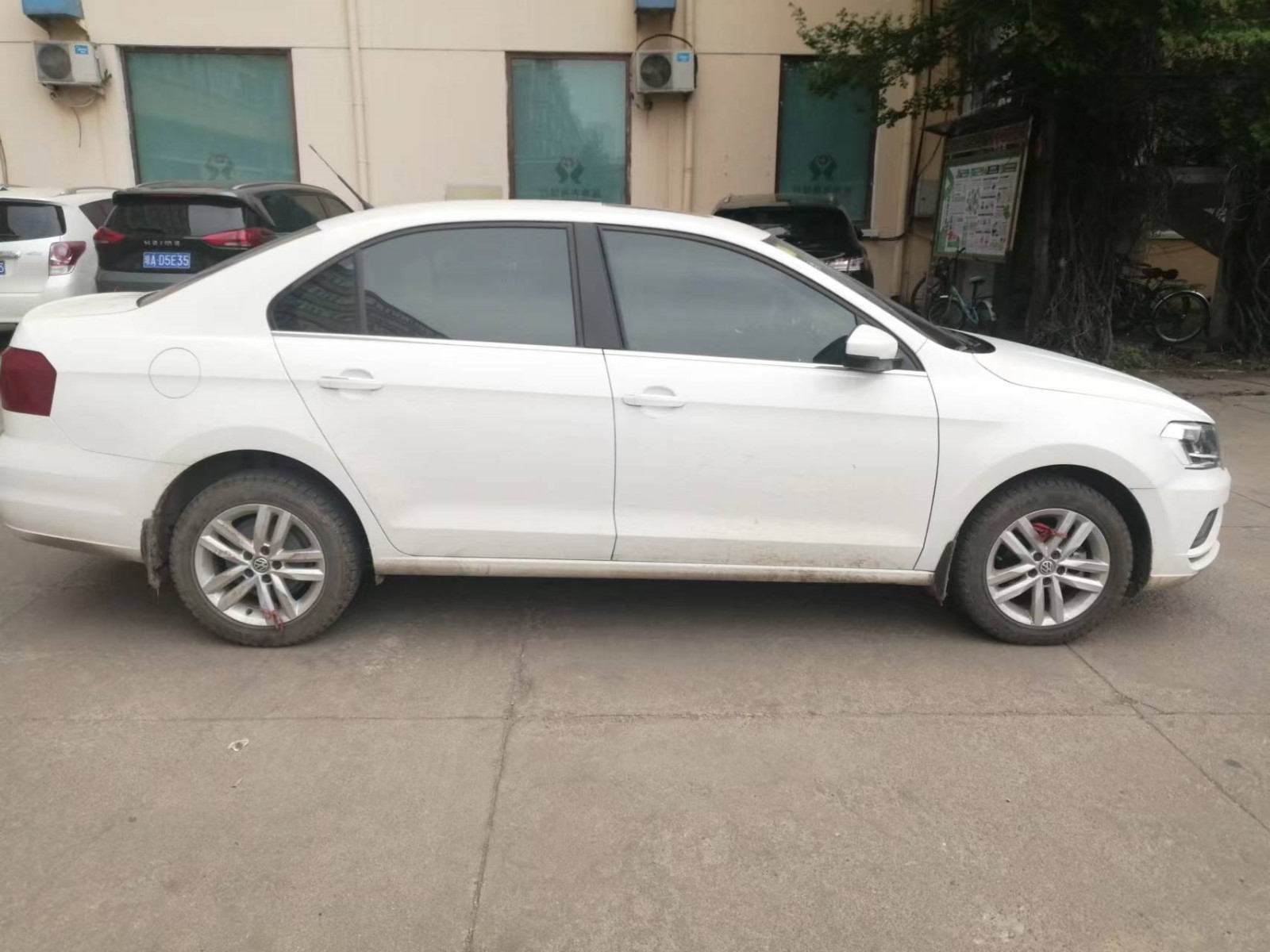 大众牌小型轿车（黑A2CC00）车辆转让交易公告