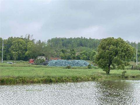 东至县东流镇七里湖县残联地块（龙王湖村）堆放的石料转让公告