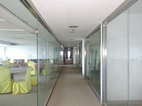 [南宁市]广西北部湾银行股份有限公司持有的南宁市兴宁区人民中路4号银兴大厦主楼部分及附楼部分合计15673.27㎡房地产及关东路1号4326.54㎡半地下层车库等资产整体转让项目交易公告
