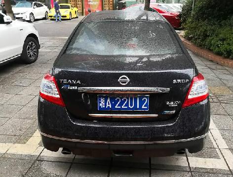 湘A22U12尼桑天籁公爵轿车