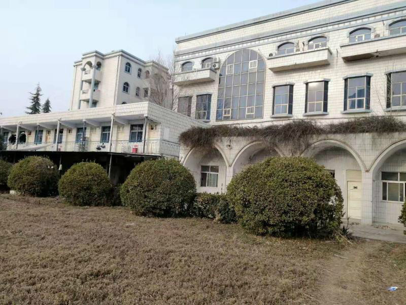 三门峡市崤山路西段南侧的房屋建筑物和土地使用权转让公告