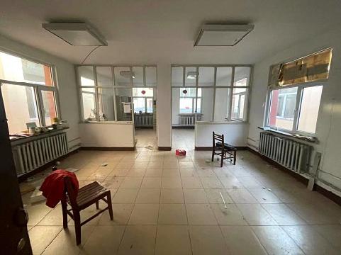 呼和浩特市新城区东护城河南街计委宿舍院内2层办公房地产招租（原老干部活动室,年租金底价120450元，租期3年）第二后勤服务中心交易公告