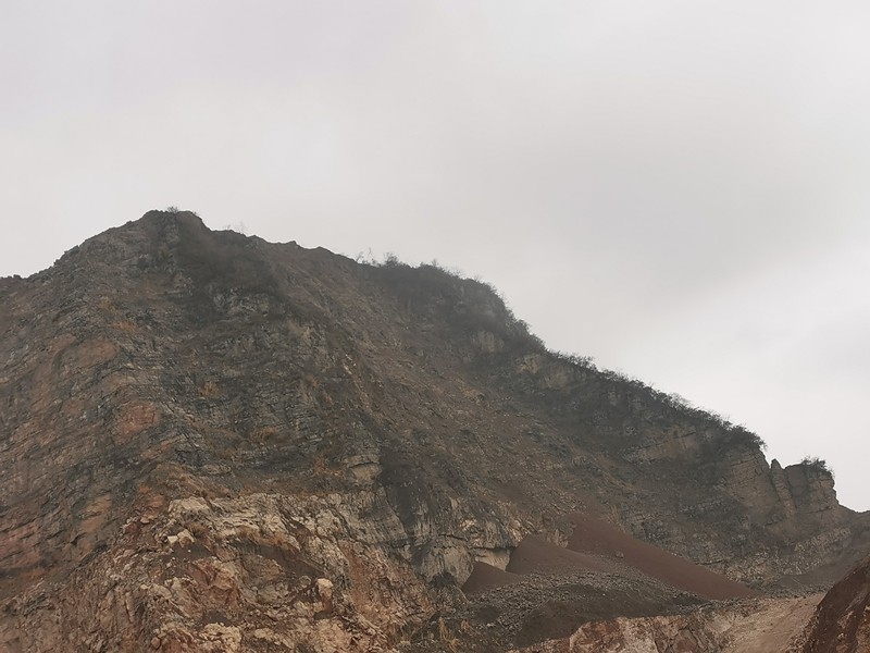 东至县香口溶剂用灰岩矿可视靠帮台阶地质环境恢复治理过程中产生的界外矿石资源转让公告