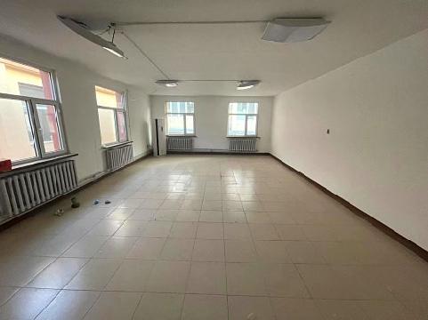 呼和浩特市新城区东护城河南街计委宿舍院内2层办公房地产招租（原老干部活动室,年租金底价120450元，租期3年）第二后勤服务中心交易公告
