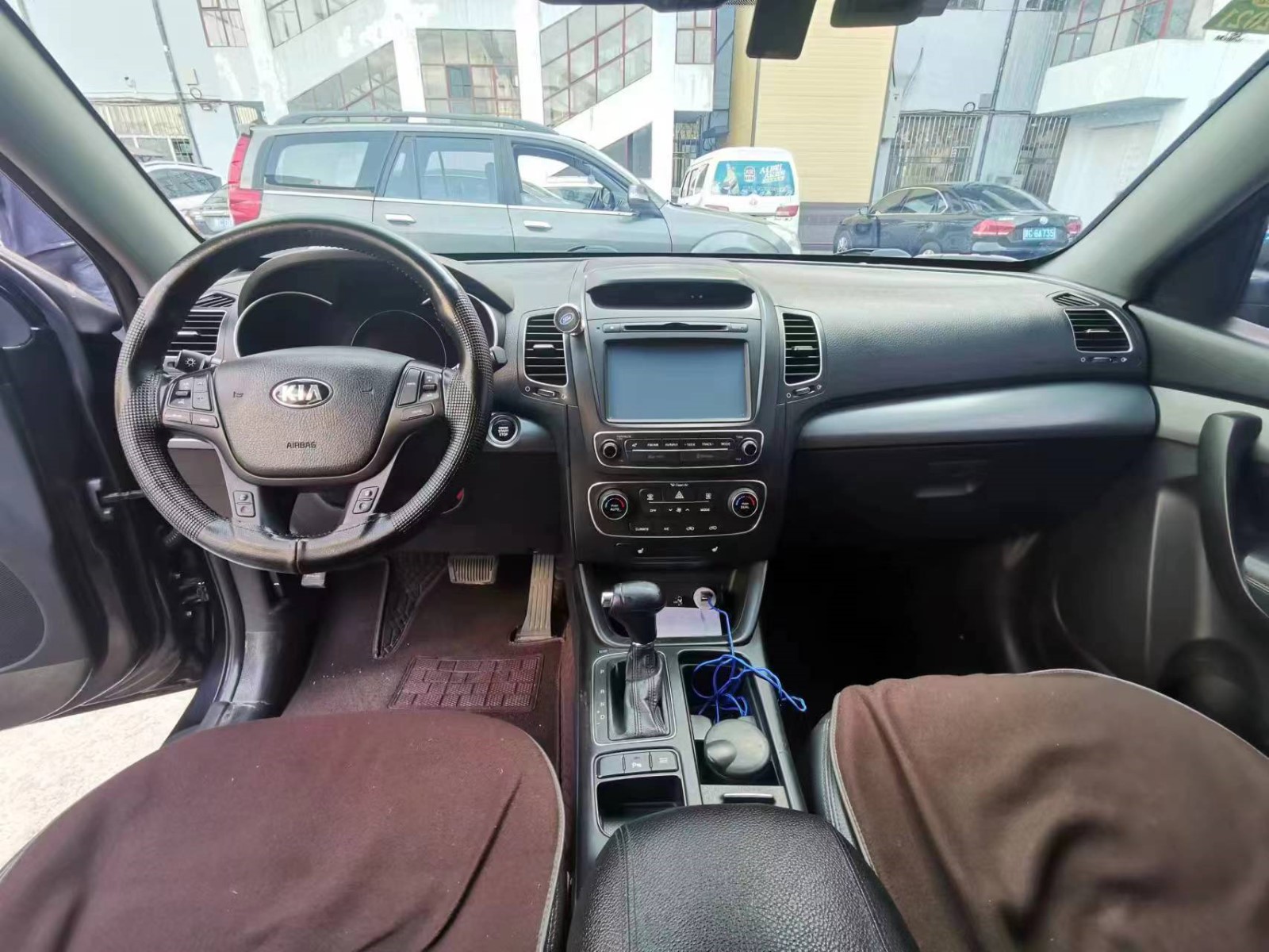 索兰托knaku811小型普通客车(黑cl1162)转让交易公告