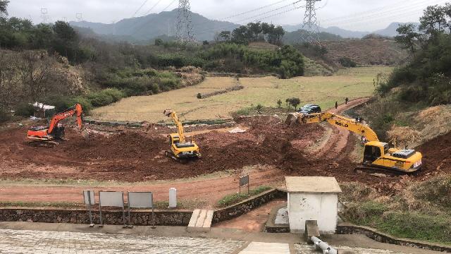 后宅街道余店村（三里店自然村）里庄畈地块土地流转