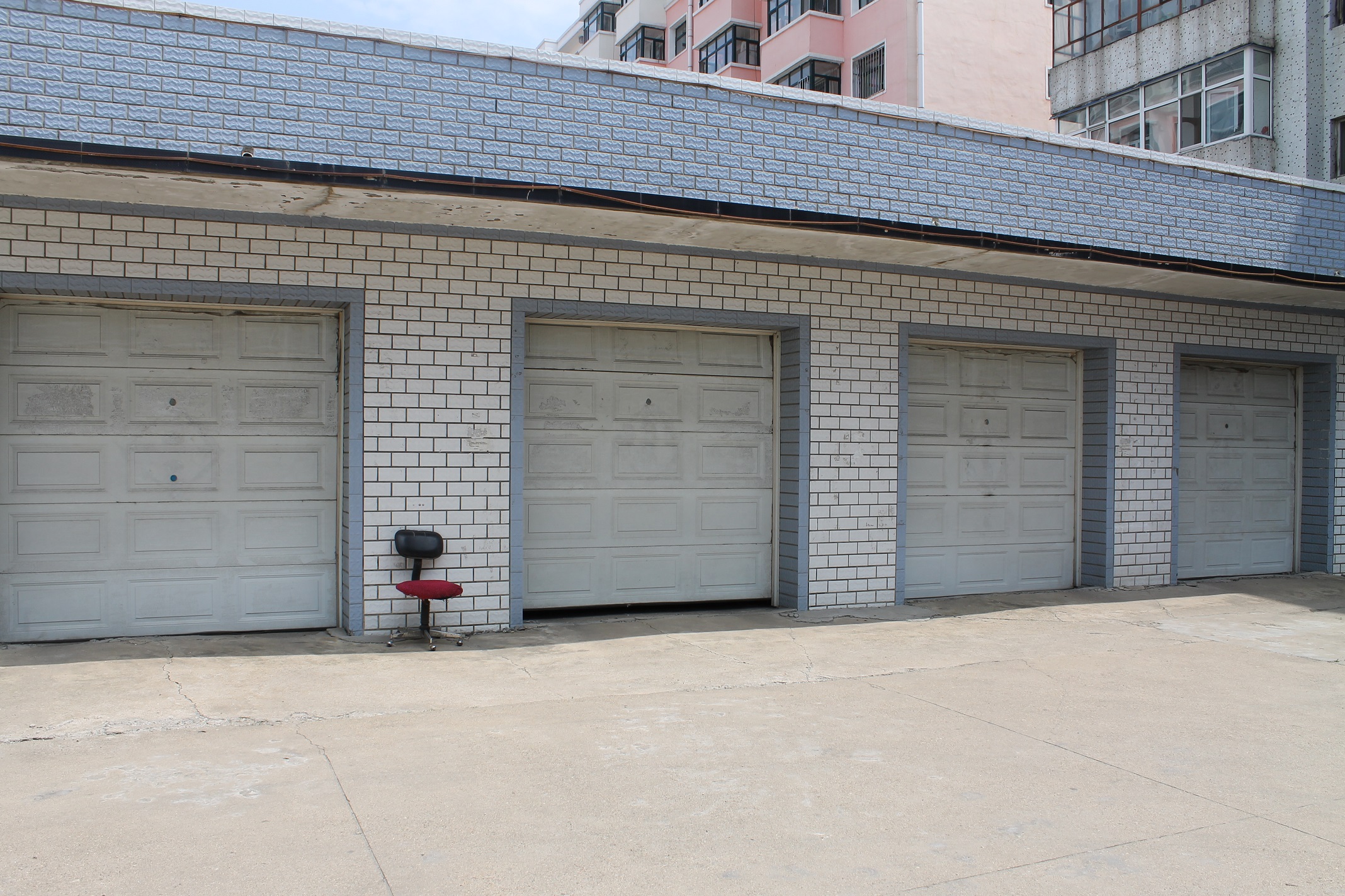 密山农村商业银行3处房产与4处车库