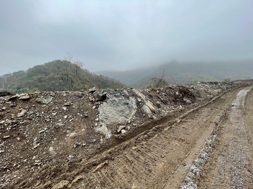 池州金桥投资集团有限公司关于贵池区一处矿山开拓运输道路动用土石资源转让公告