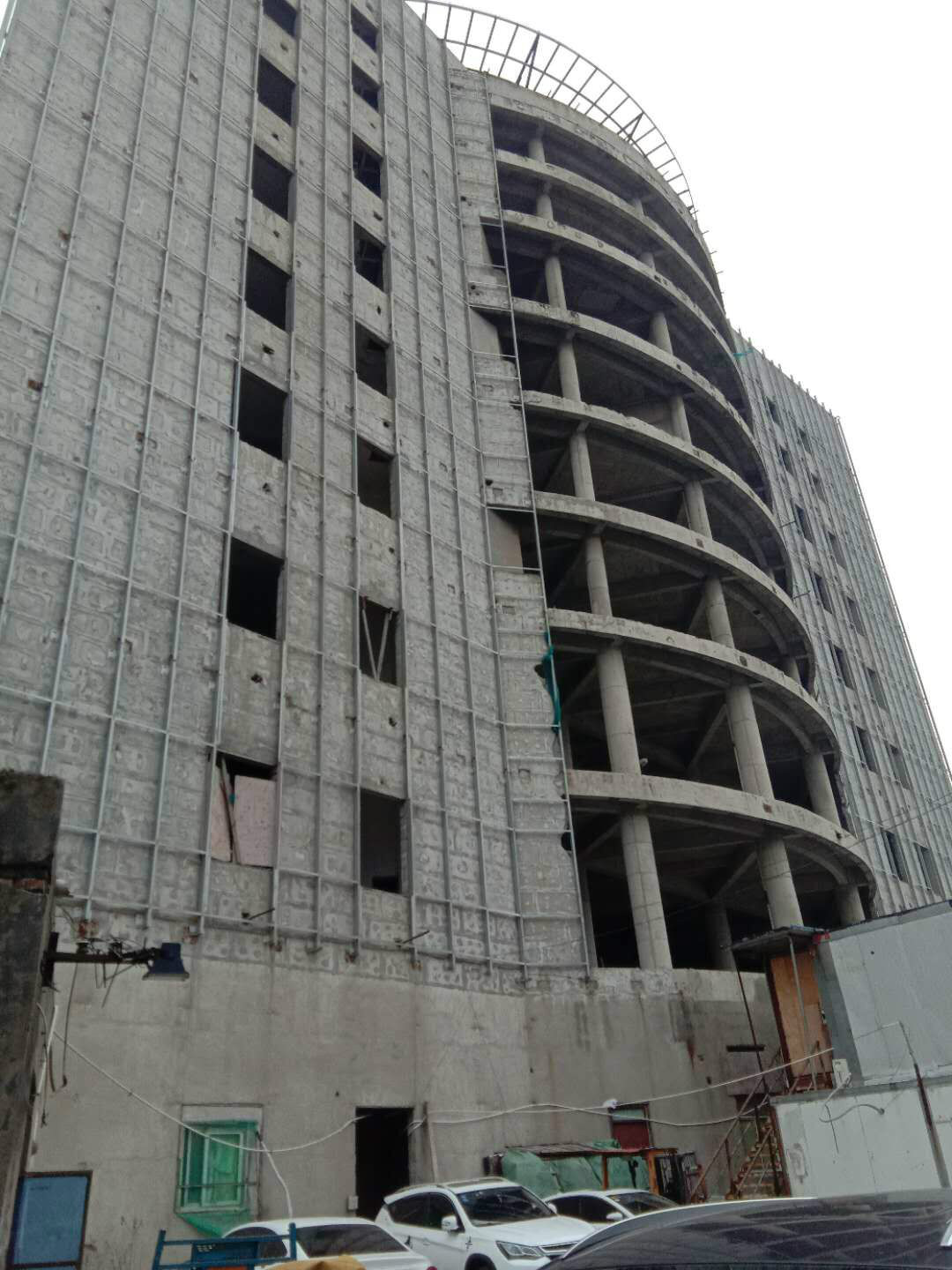 “上海杨园综合商场文化中心”在建工程14.8%权益份额转让项目交易公告