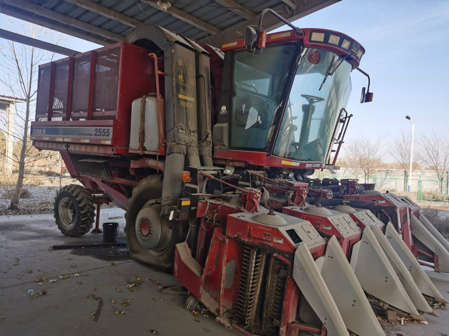 新疆新建现代农业工程开发有限公司所属1台凯斯620型采棉机221#(车牌