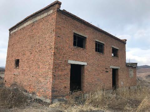鸡西矿业集团滴道办事处运输公司楼、车库等5项房地产转让交易公告