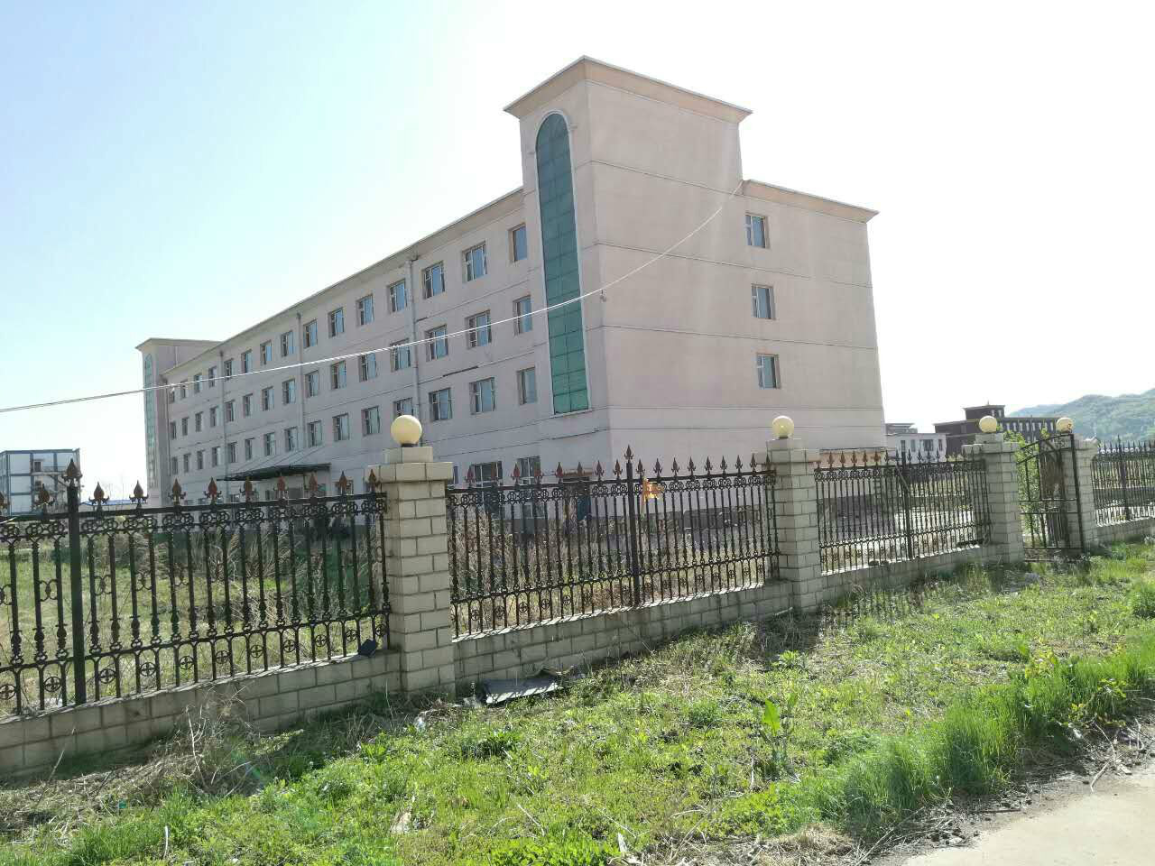 吉林省永吉经济开发区上海街008号地面附着房屋建（构）筑物、管道及沟槽、机器设备、对应土地使用权（整体转让）项目交易公告