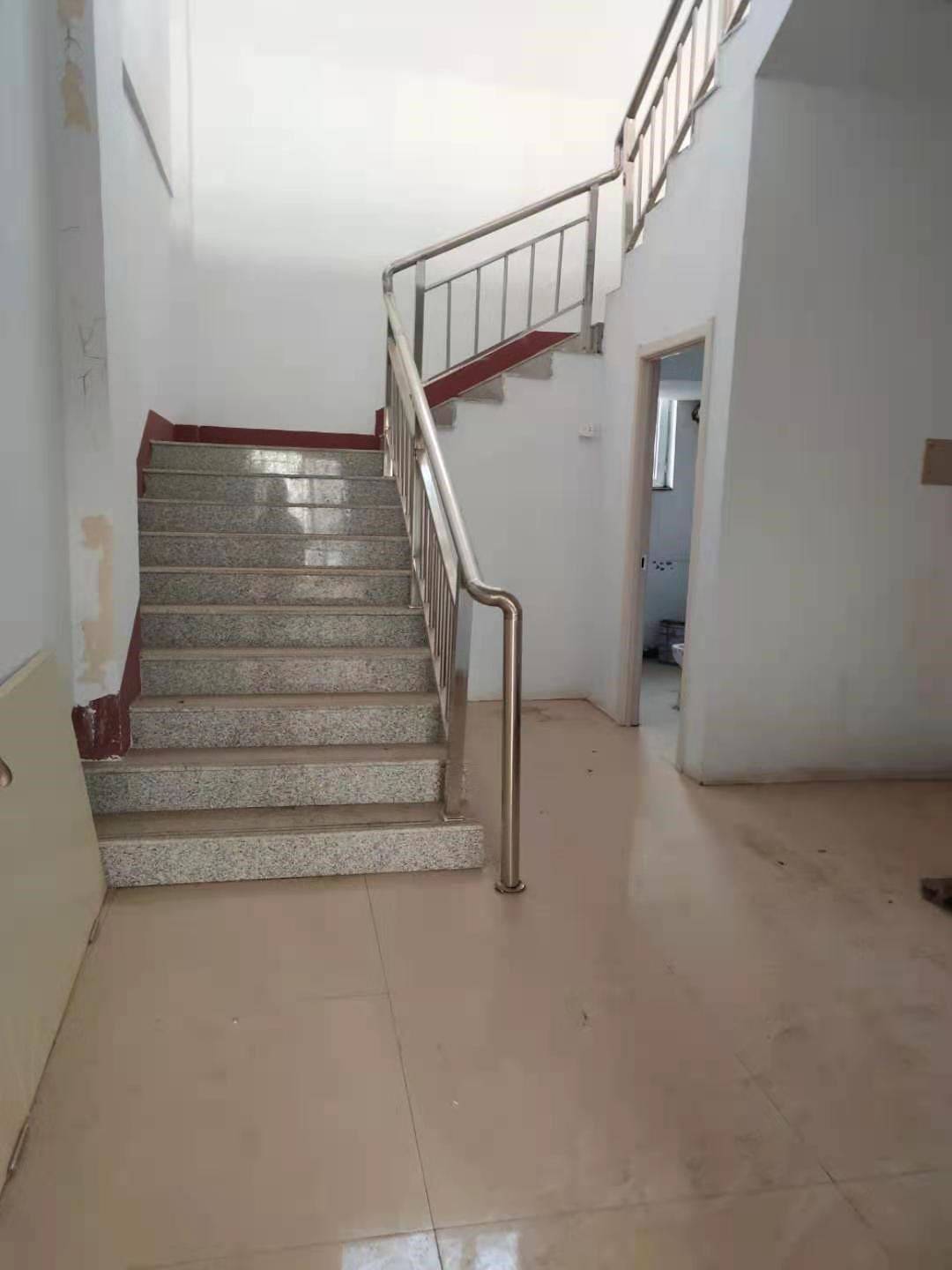 乌兰察布市察哈尔右翼中旗茂泽▪那条街D段7号房产转让交易公告