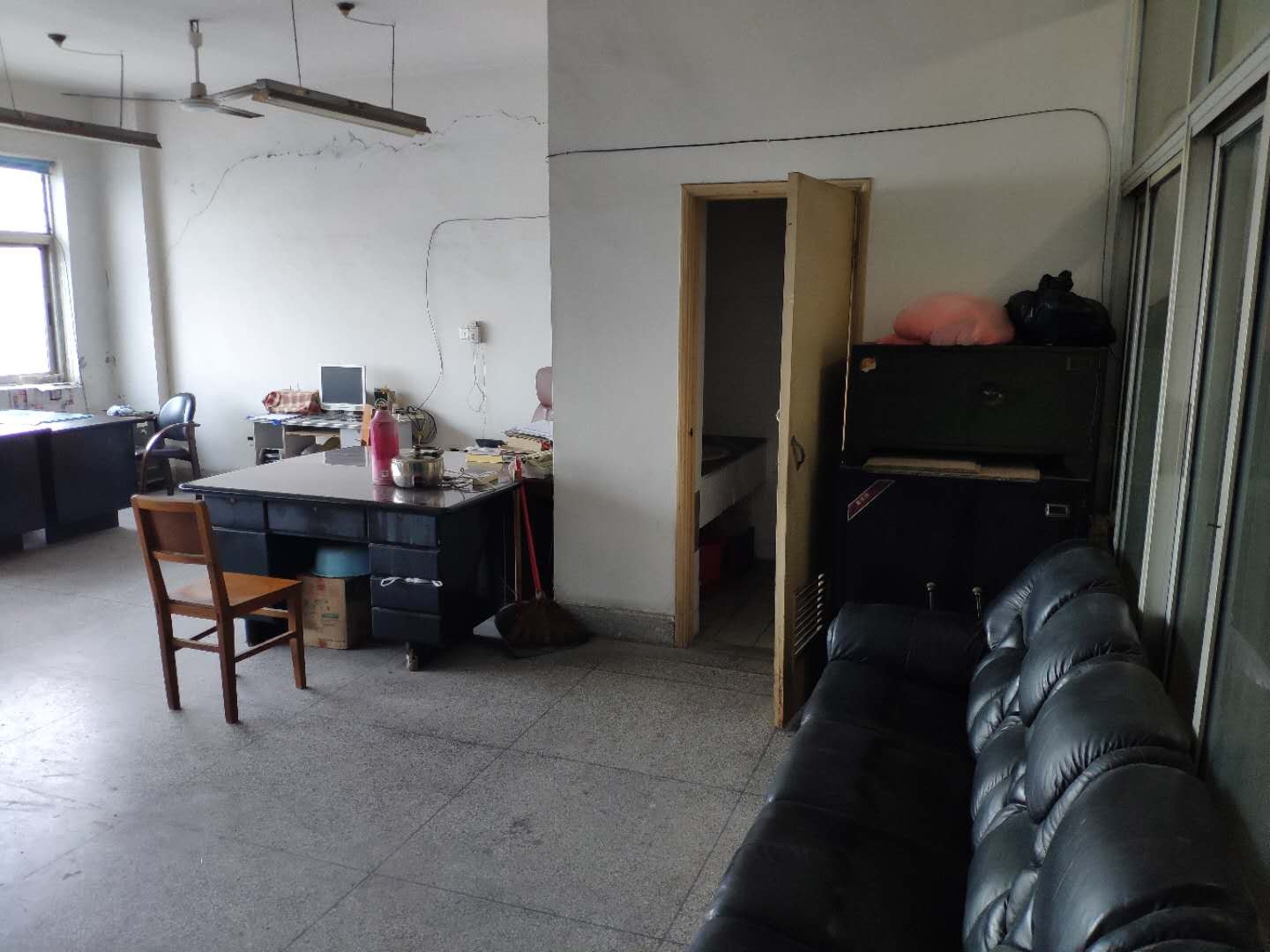 南通开发区新星商厦1202室办公用房交易公告