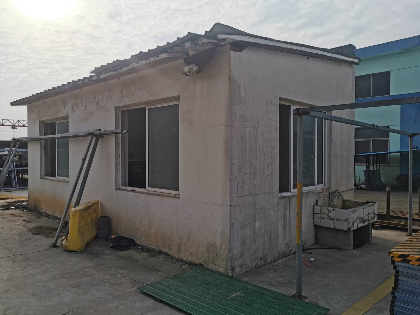 南京市溧水区柘塘镇柘宁东路344号房产及土地使用权转让公告