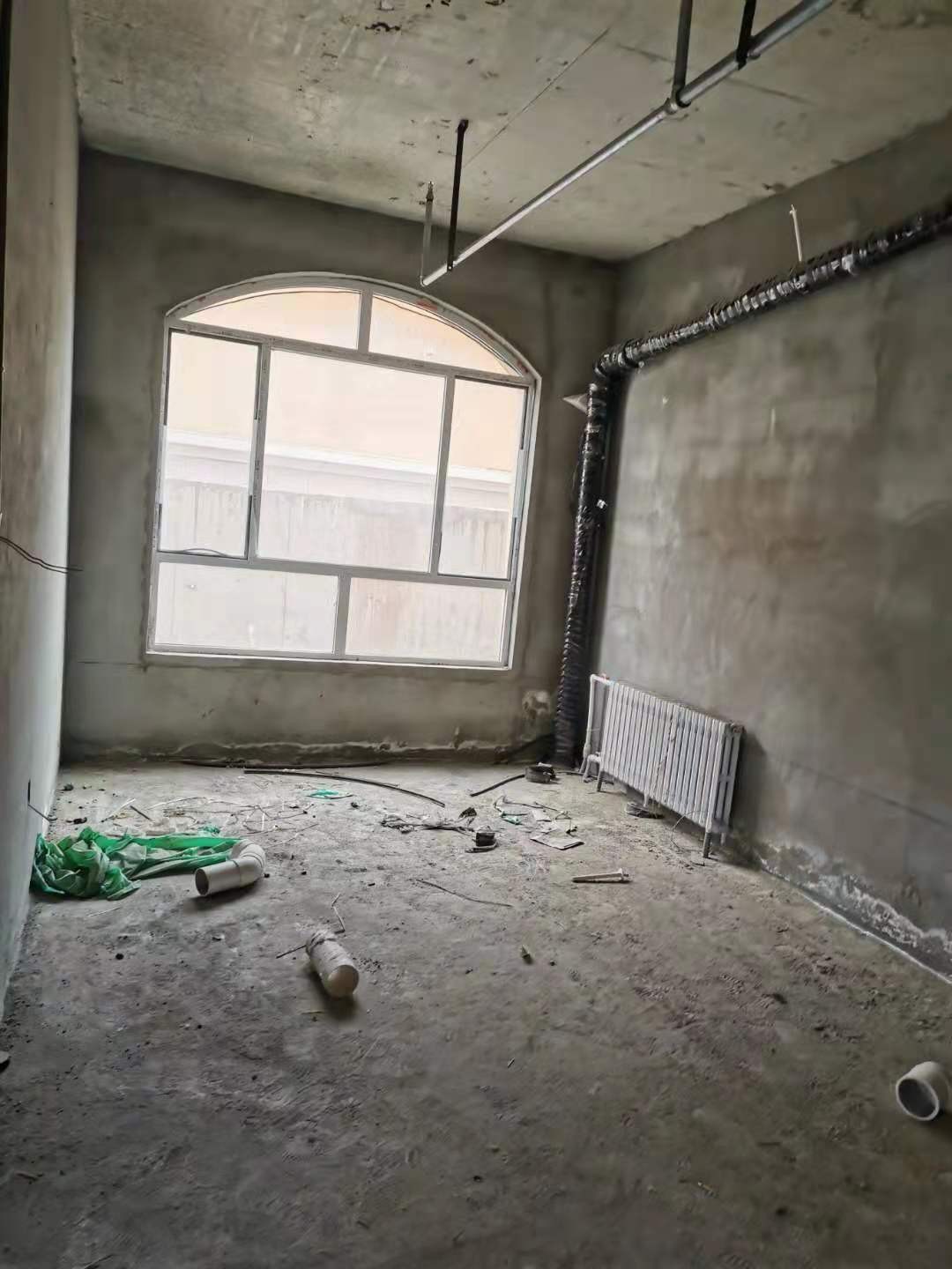 锡林浩特市华新小区10号楼1楼商铺由东往西第1间房产招租（年租金25500元，租期3年）交易公告