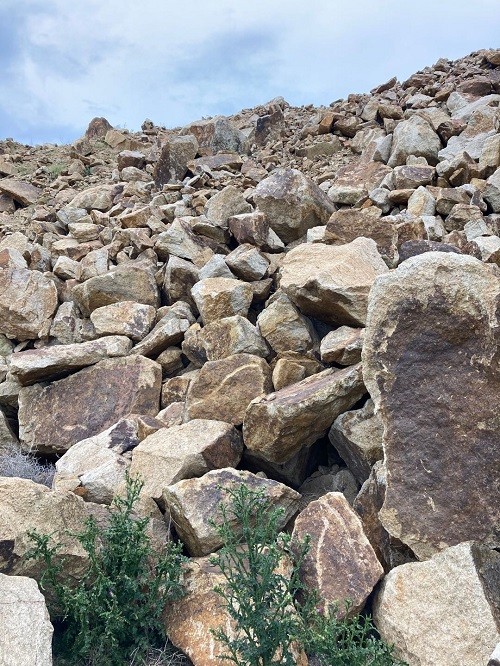 约8万立方米山皮石转让第五标包(挂牌底价为21.15元/立方米)交易公告