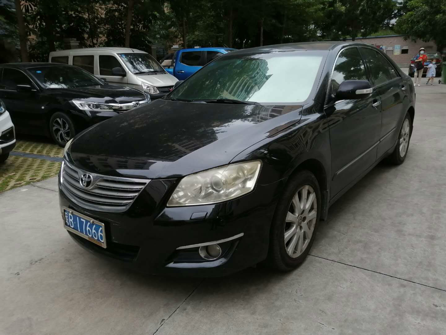 琼b17666小型轿车挂牌转让公告