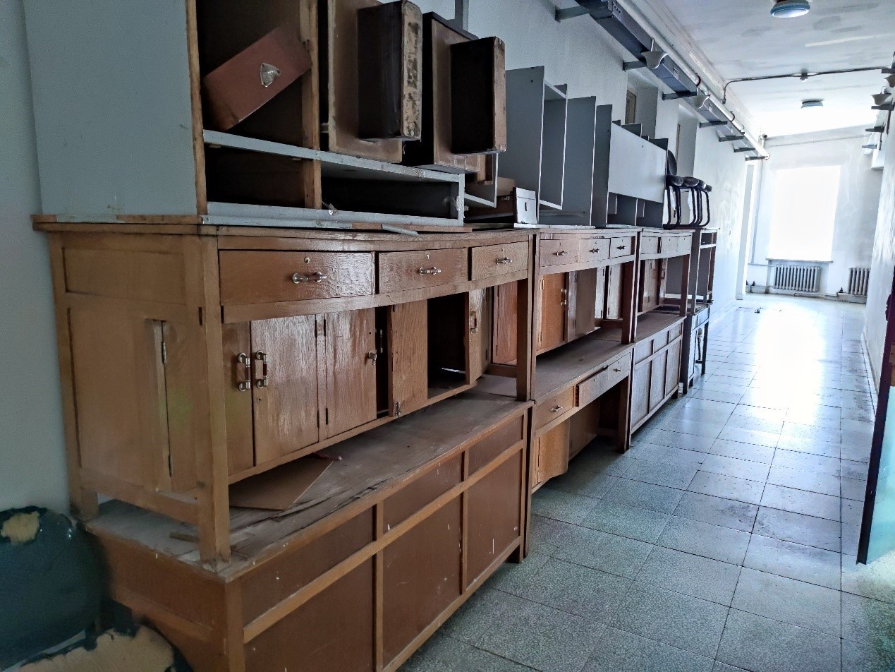 哈尔滨商业大学一批废旧办公家具转让交易公告