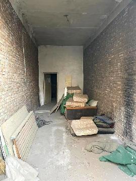 呼和浩特市新城区东护城河南街计委宿舍院内2号车库招租（年租金底价5750元，租期3年）第二后勤服务中心交易公告
