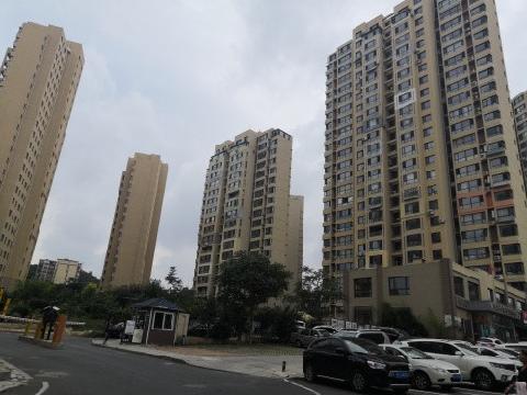 大连市甘井子区樱花北园小区A01号楼1单元2402号房产转让交易公告