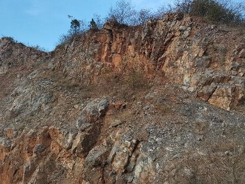 无为县百胜金龙采石有限公司建筑石料用石灰岩矿废弃矿山治理工程产生的土石方转让公告
