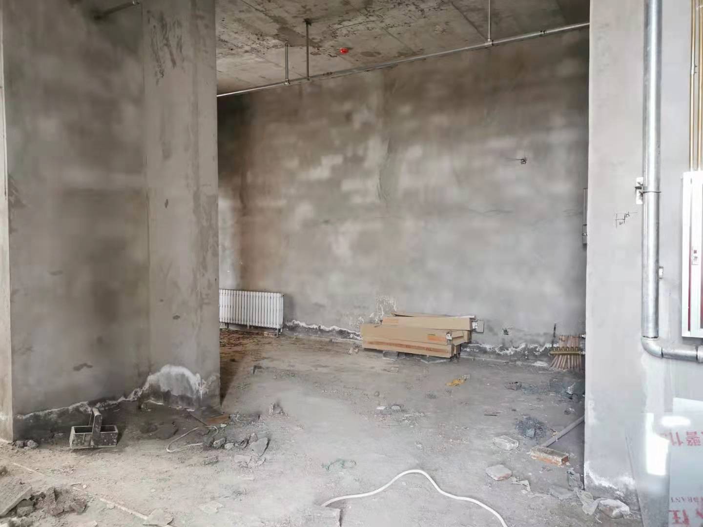 锡林浩特市华新小区9号楼1楼商铺由东往西第7间房产招租（年租金14200元，租期3年）交易公告