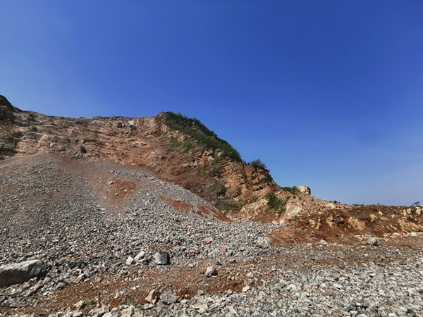 东至县香隅镇原香山矿区7号宕口高陡边坡安全隐患治理工程产生的矿石资源转让公告