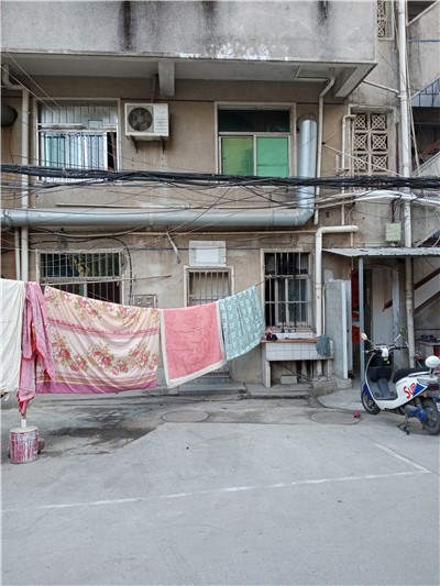 合肥市明珠广场401、403室及池州市贵池区杰达商住楼105、106住宅房产转让公告